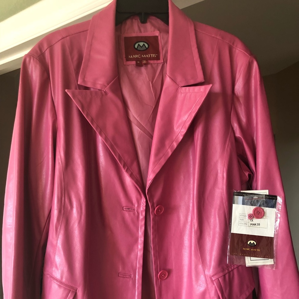 Perfect fall weather light weight jacket.